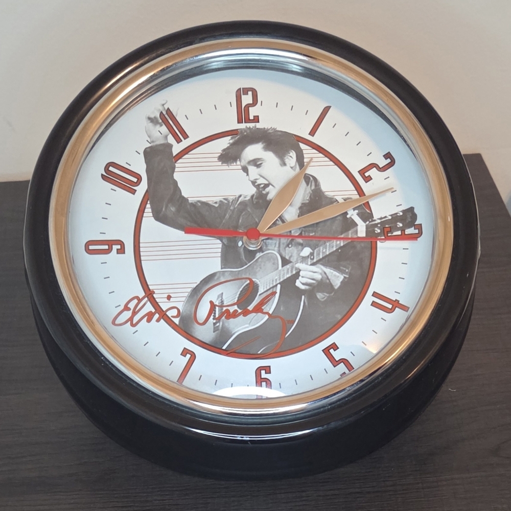 Elvis Presley 9" Wall Clock Rock & Roll Collectible Quartz Vintage Style Works - Picture 2 of 7